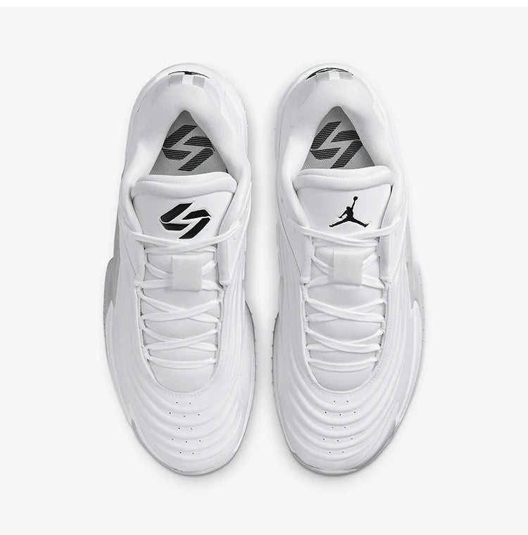 Nike Authentic JORDAN férfi párnázott, alacsony szárú sportos kosárlabdacipő FQ7455-106