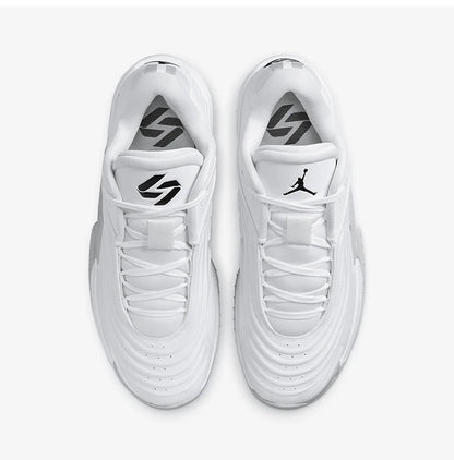 Nike Authentic JORDAN férfi párnázott, alacsony szárú sportos kosárlabdacipő FQ7455-106